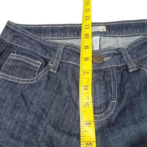 SO wear it declare it junior Jeans.     T24 - Picture 10 of 11